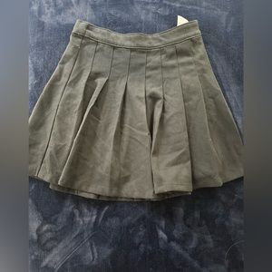 hollister black tennis skirt, size xs